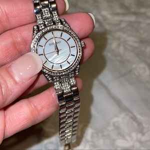 🌵Ellen Tracy Mother of Pearl Faceplate NEW Watch